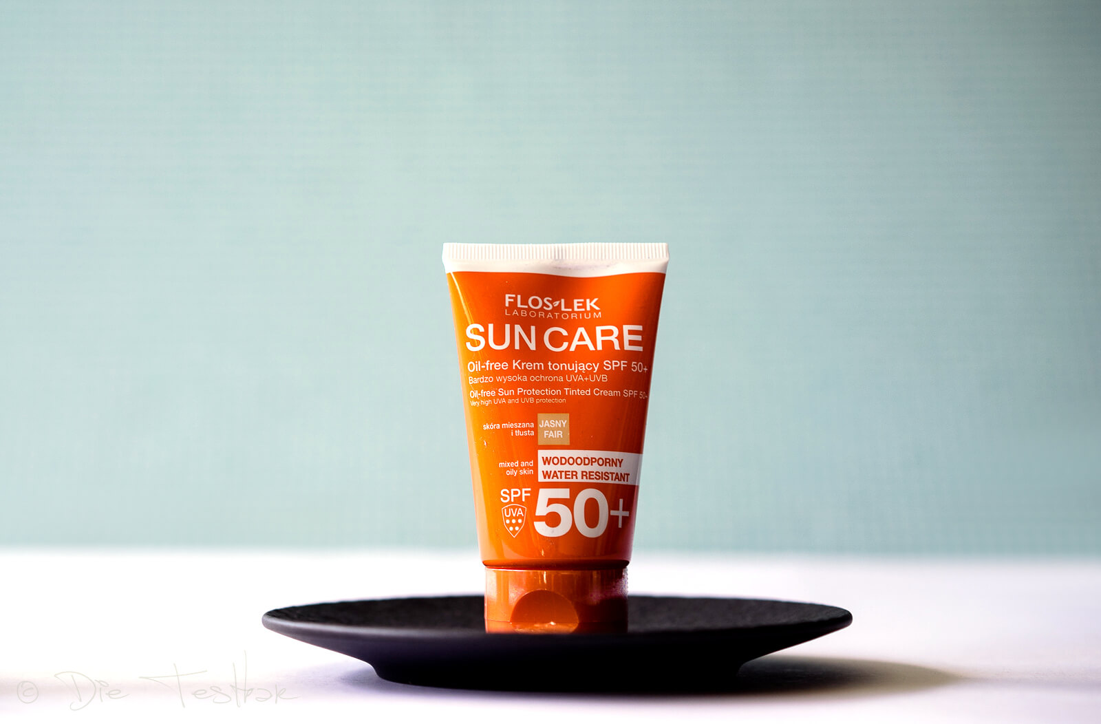 Floslek DERMO EXPERT™ - SUN CARE getönte, ölfreie UV-Schutzcreme LSF 50+