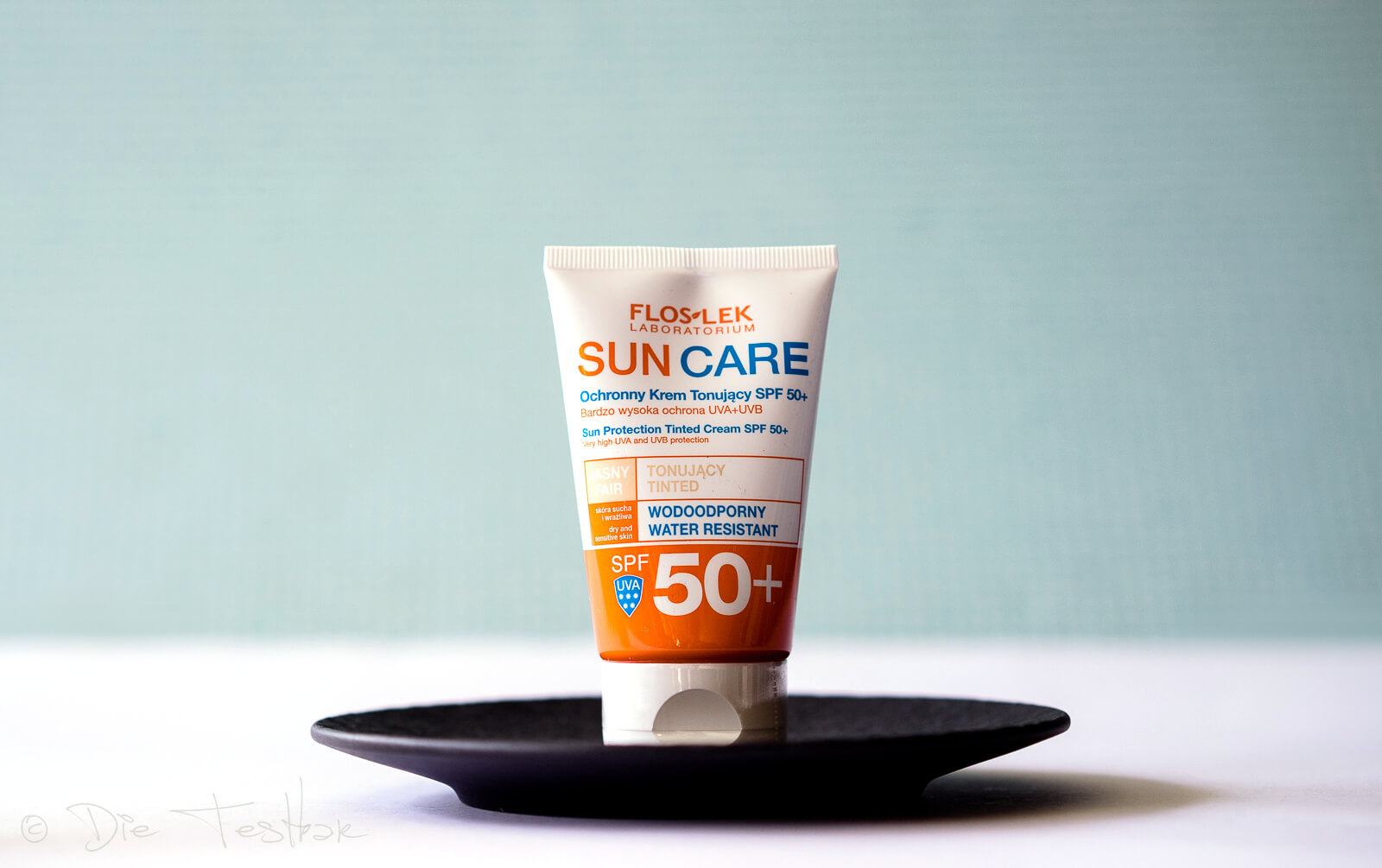  Floslek DERMO EXPERT™ - SUN CARE Getönte UV-Schutzcreme LSF 50+ und getönte, ölfreie UV-Schutzcreme LSF 50+