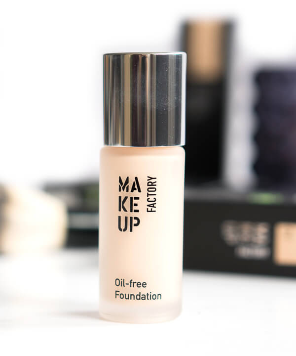 Make up Factory - Oil-free Foundation Rosy Ivory