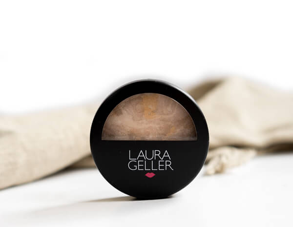 LAURA GELLER Balance-n-Brighten Foundation mit Pinsel