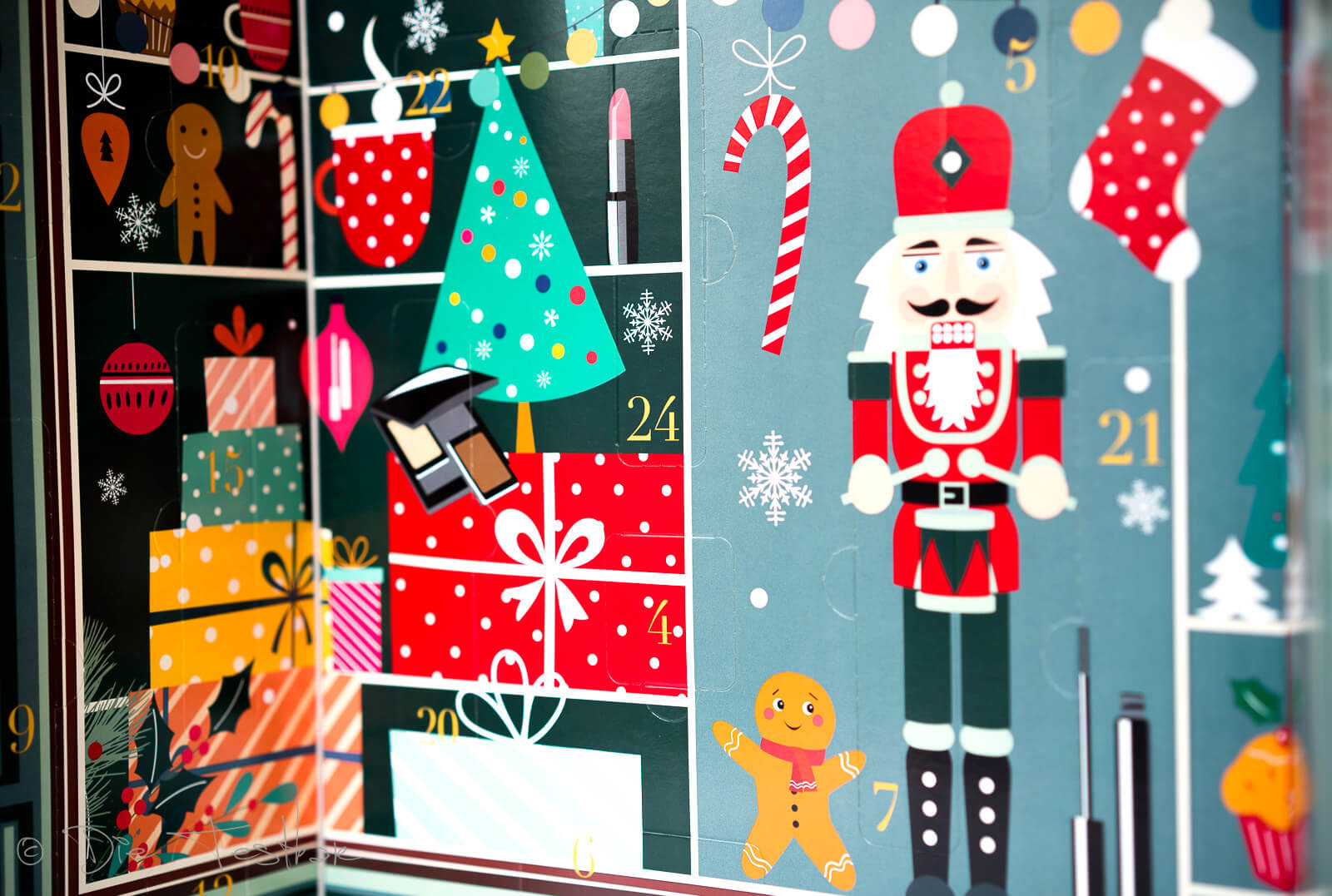 Gewinnspiel beendet - 2 x 1 Limitierter Beauty Adventskalender 2024 von Artdeco zu gewinnen 7