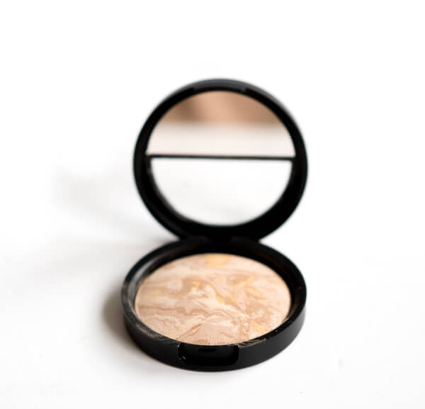 LAURA GELLER Balance-n-Brighten Foundation mit Pinsel