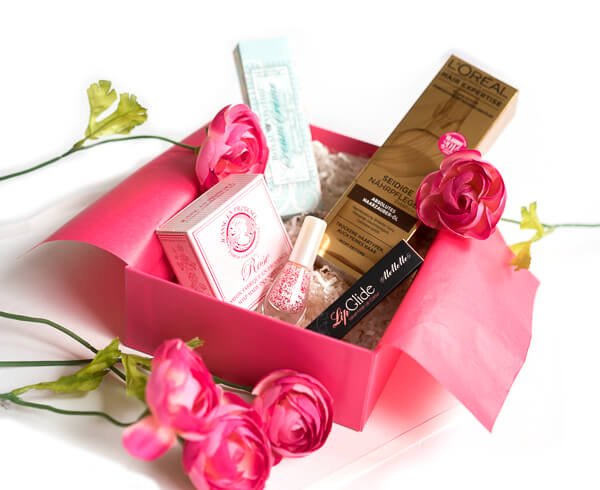 GLOSSYBOX Februar 2016 - Love is in the Air Edition