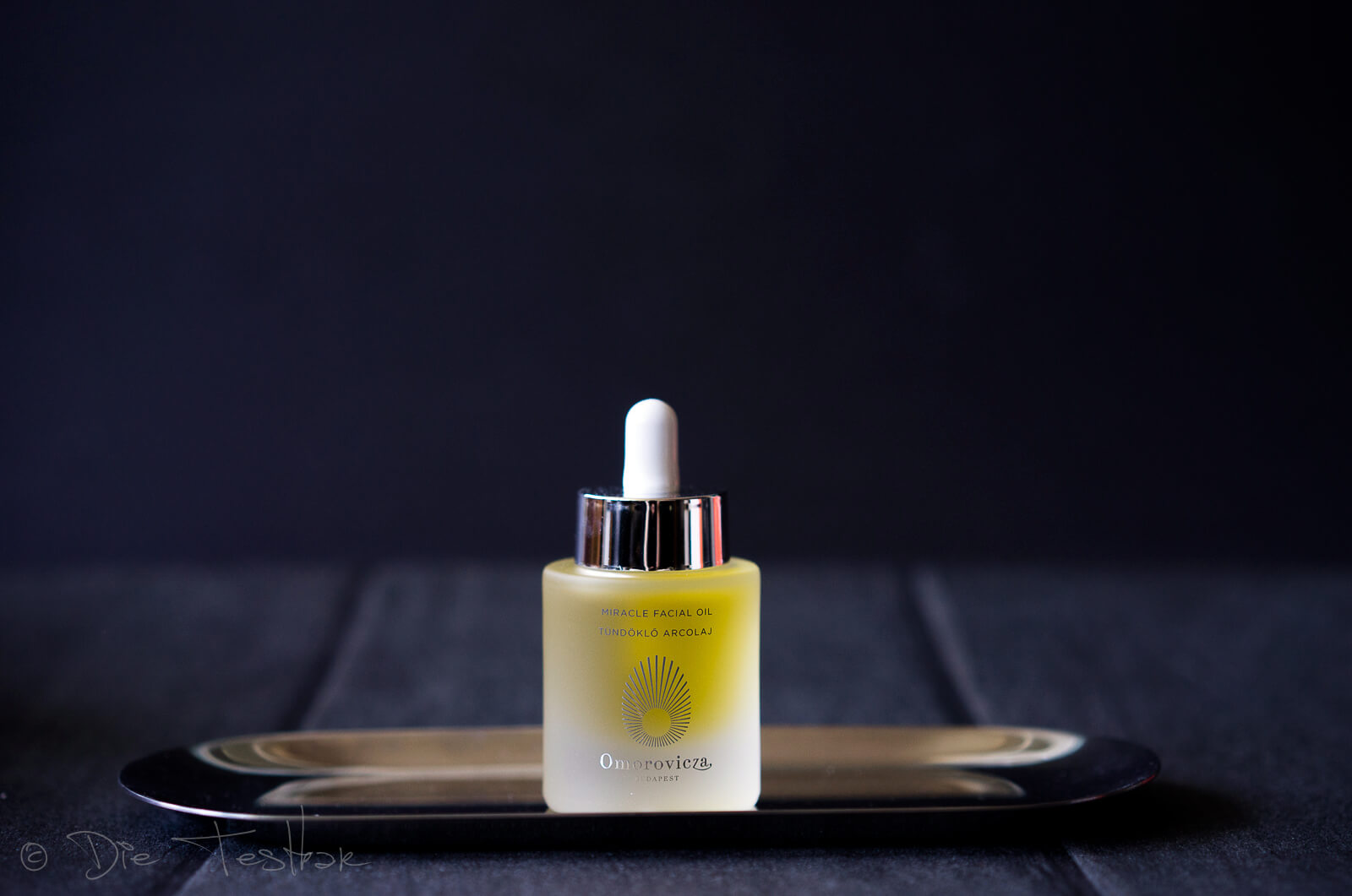 Miracle Facial Oil mit Bakuchiol - Gesichtsöl für jüngere, stark befeuchtete und Fettbefreite Haut von Omorovicza