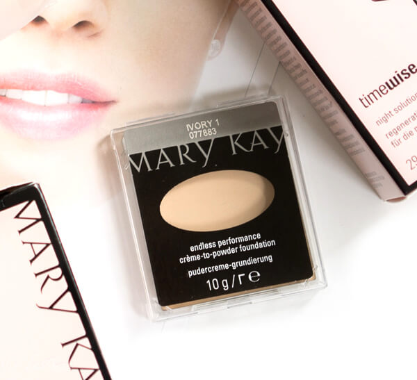 Mary Kay® Endless Performance™ Crème-to-Powder Foundation