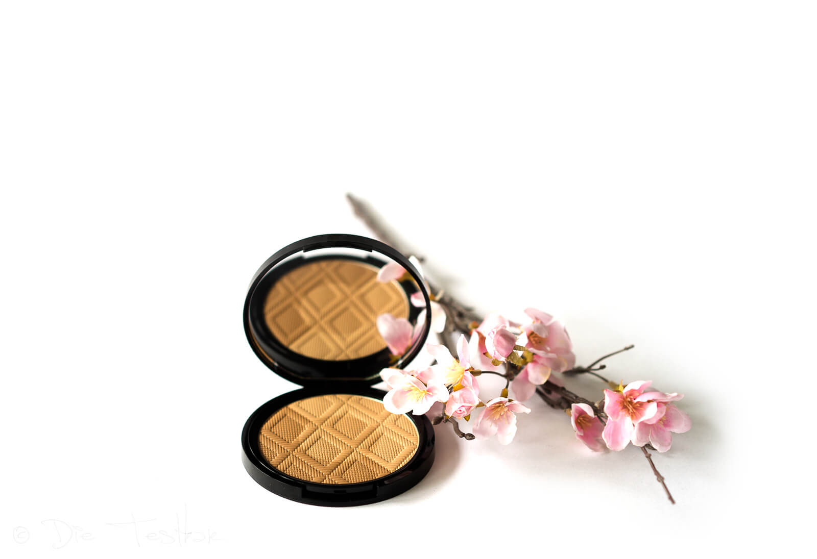 All Seasons Bronzing Powder von Artdeco 