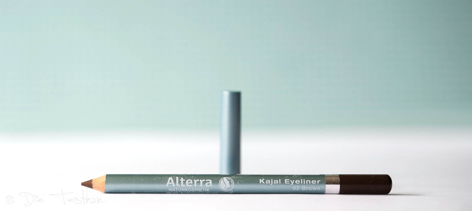 Alterra - Kajal Eyeliner 01 Black / 02 Brown