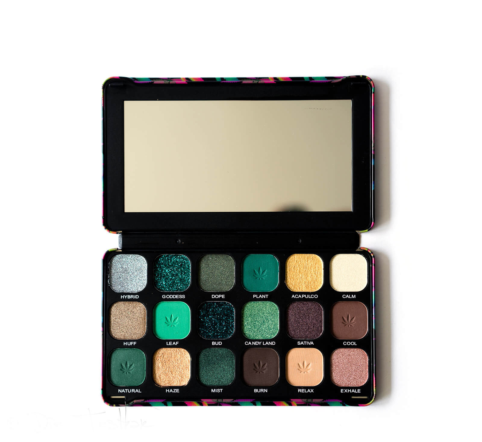 Forever Flawless Chilled with cannabis sativa Eyeshadow Palette von Makeup Revolution 4