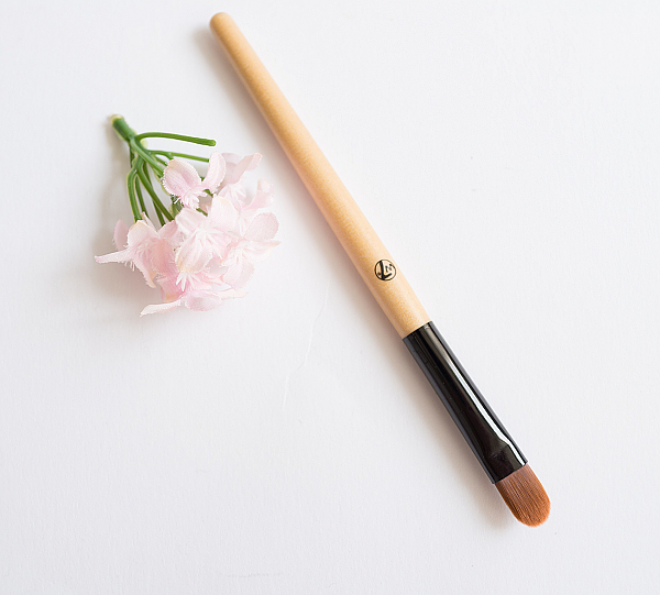 Natürlich schön mit der Fairy-Box  - Lidschattenpinsel - W7 EYESHADOW BRUSH