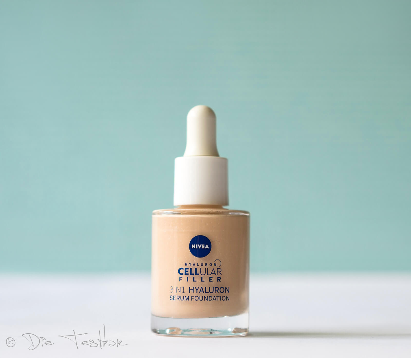 NIVEA CELLULAR Filler 3 in 1 Hyaluron Serum Foundation im Test 6