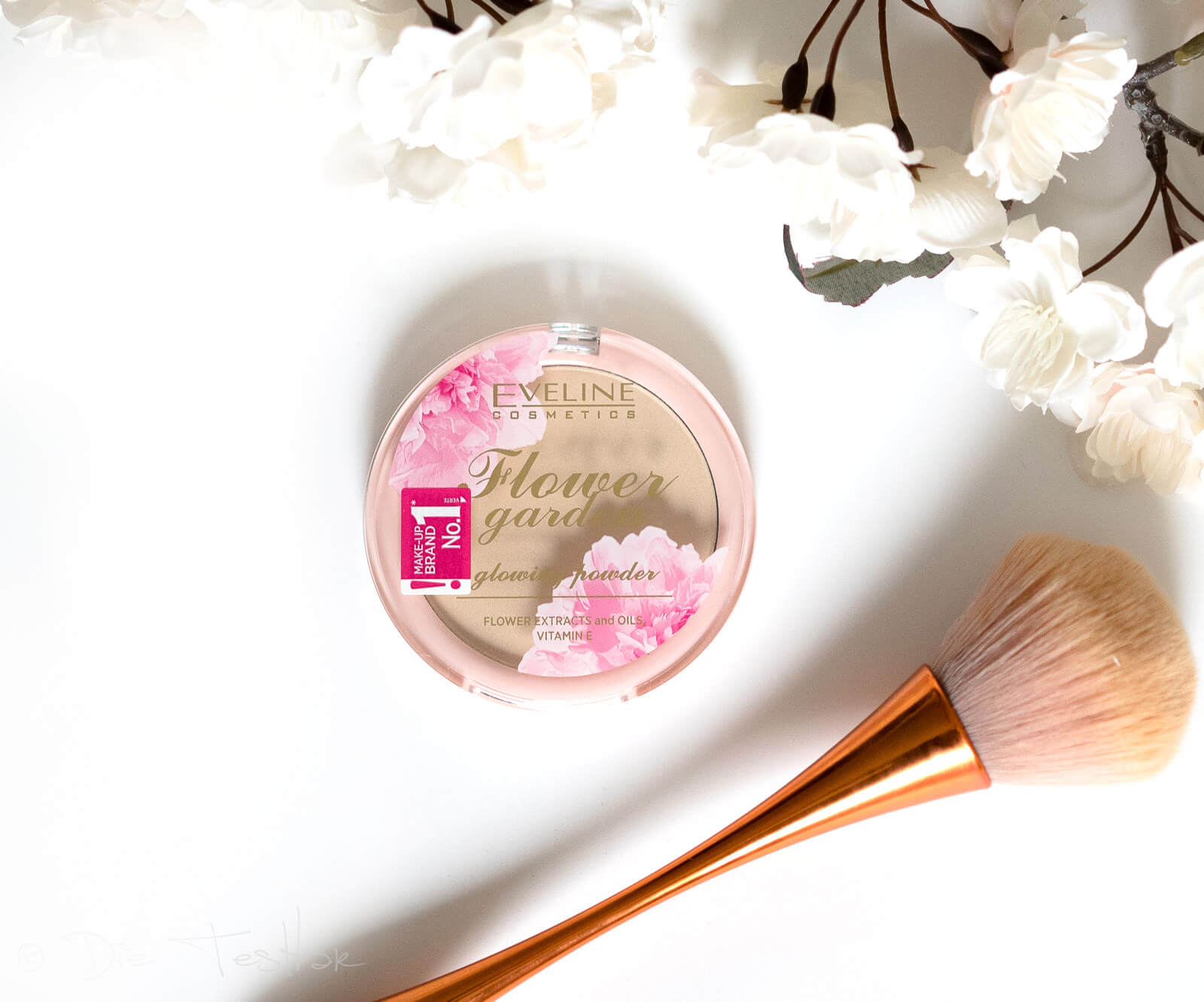 FLOWER GARDEN - Gepresster Leuchtpuder von Eveline Cosmetics 2