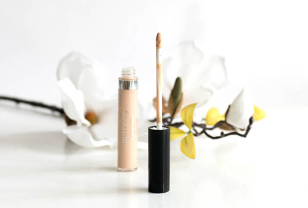 LONG-WEAR CONCEALER Wasserfester Concealer – extra langhaftend!