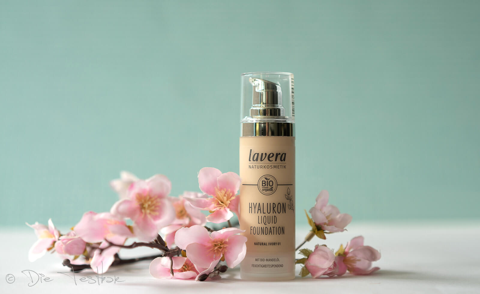 lavera Hyaluron Liquid Foundation Warm Nude