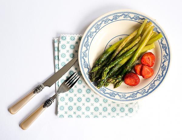 Rezepte - Gebratener grüner Spargel mit Radieschensalat