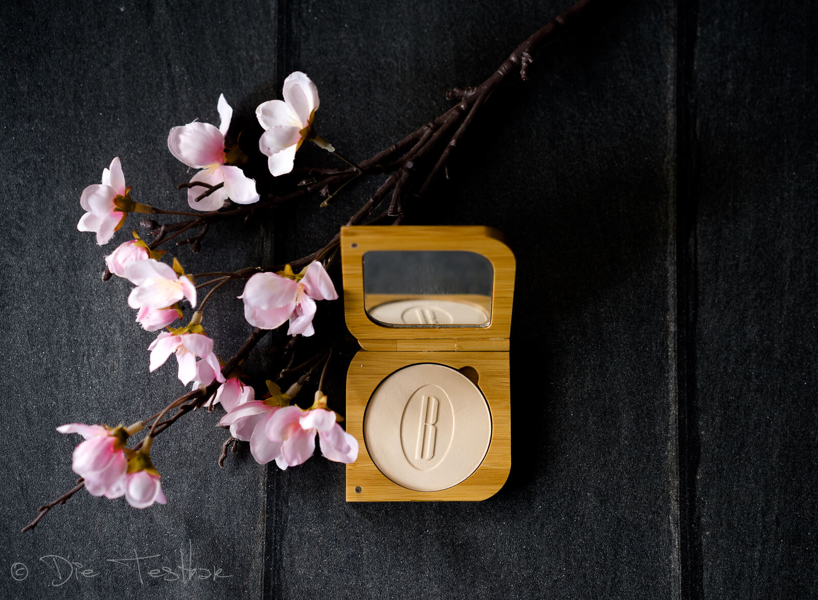 Translucent Pressed Powder 10 Crystal