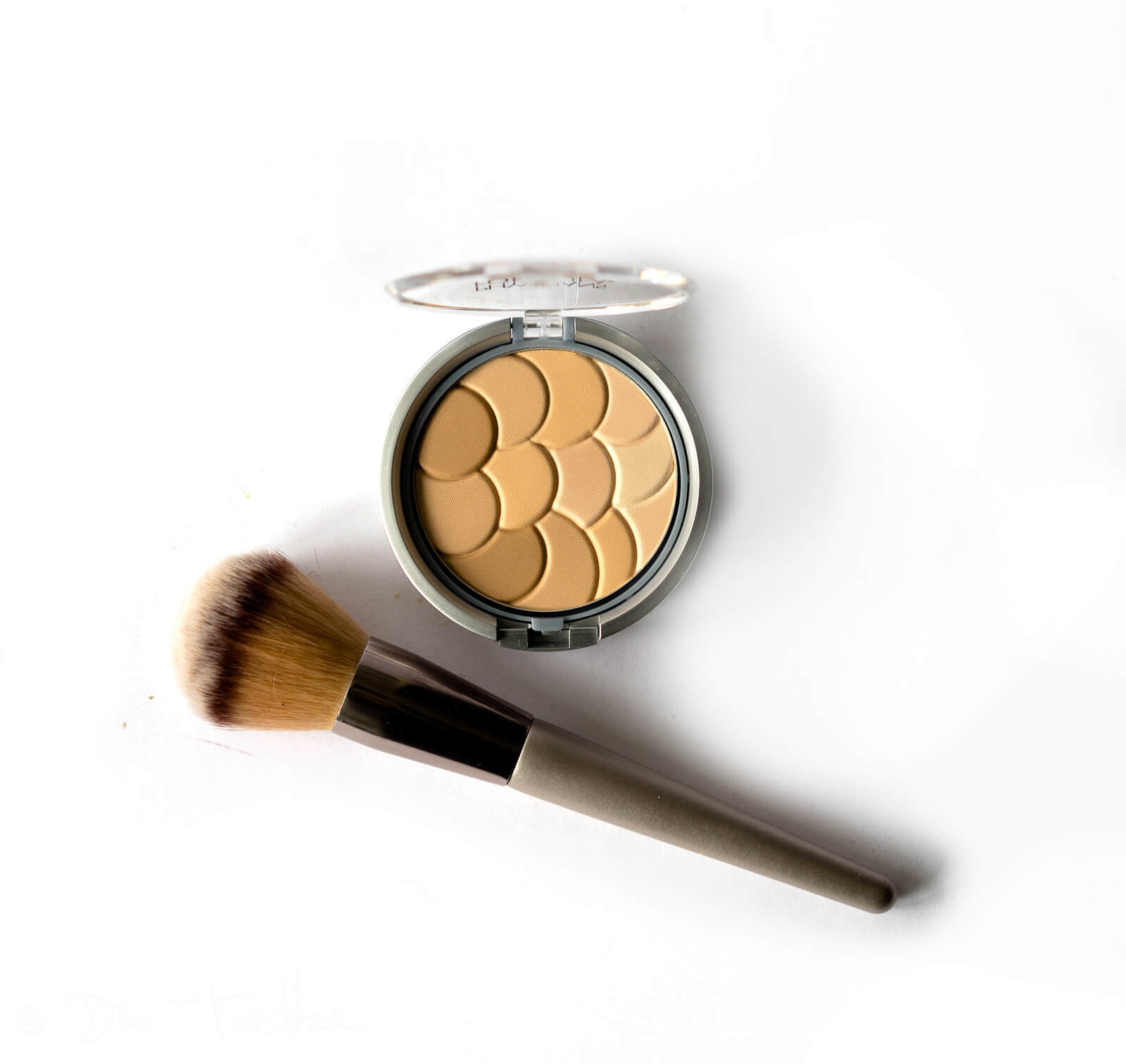 Wunderschöne Bronzer und MINERAL GLOW PEARLS Transparentpuder von Physicians Formula 7