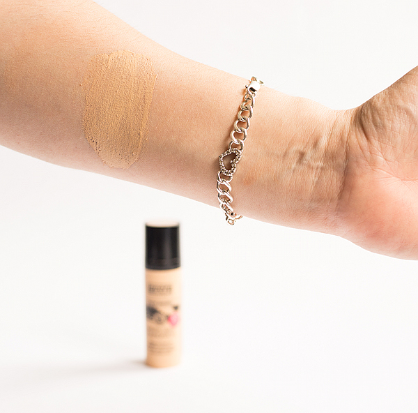 Trend sensitiv Natural Liquid Foundation