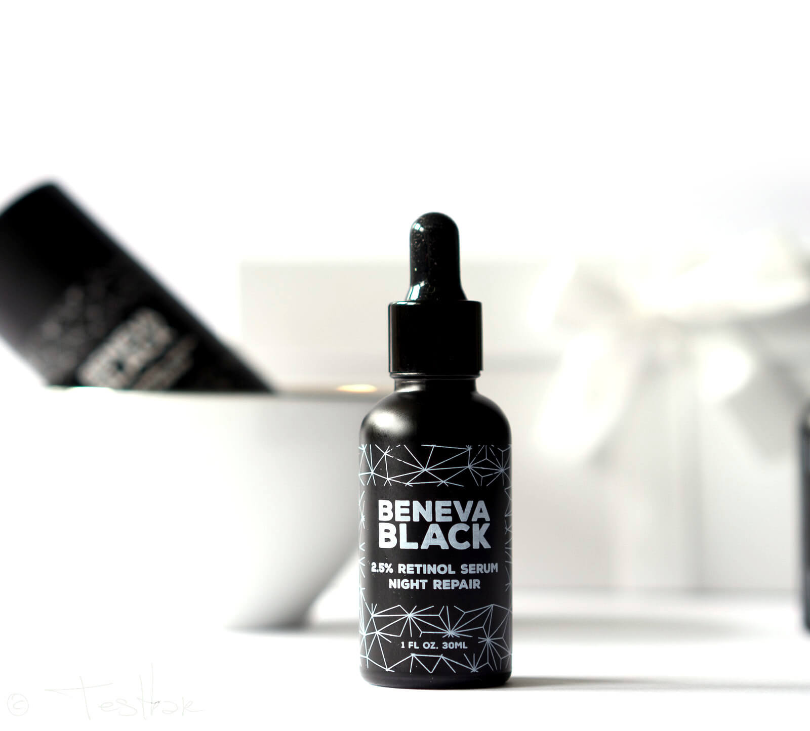 Night Care - Nachtpflege - Beneva Black Retinol Serum