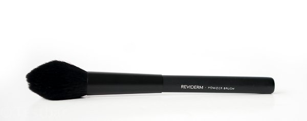 Powder Brush von Reviderm