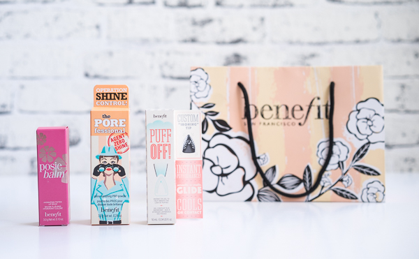 Kosmetikset von Benefit