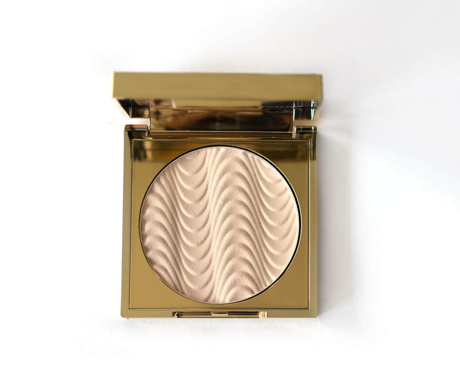 CC Perfecting Pressed Powder von Revolution Pro