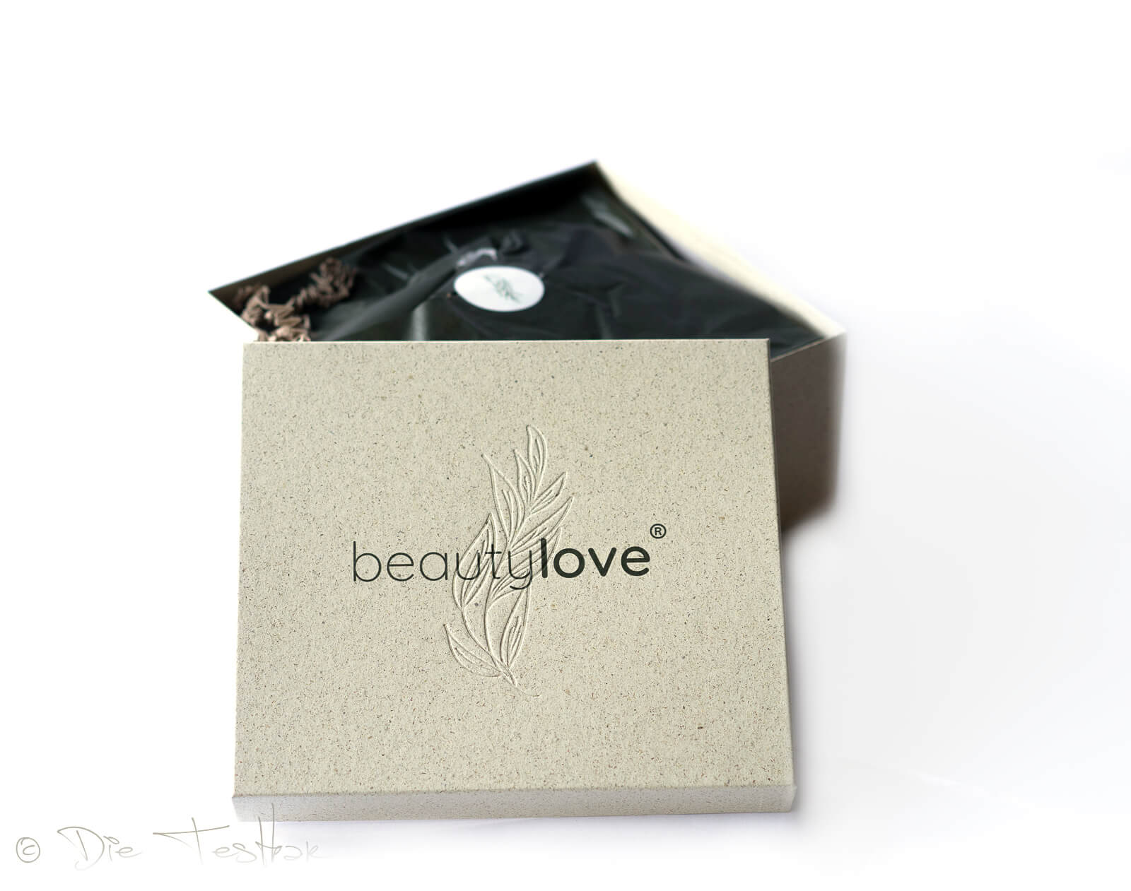 beautylove – The Natural Box im November 2020 – Air Tranquillity Box - simple & powerful