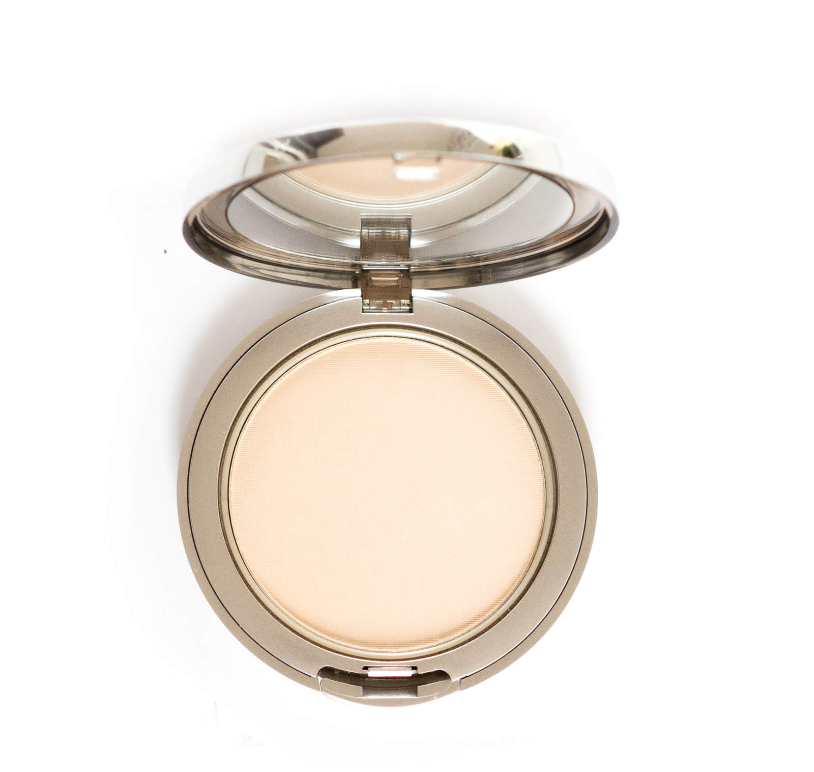 Review - Mineral Compact Powder von Artdeco 6