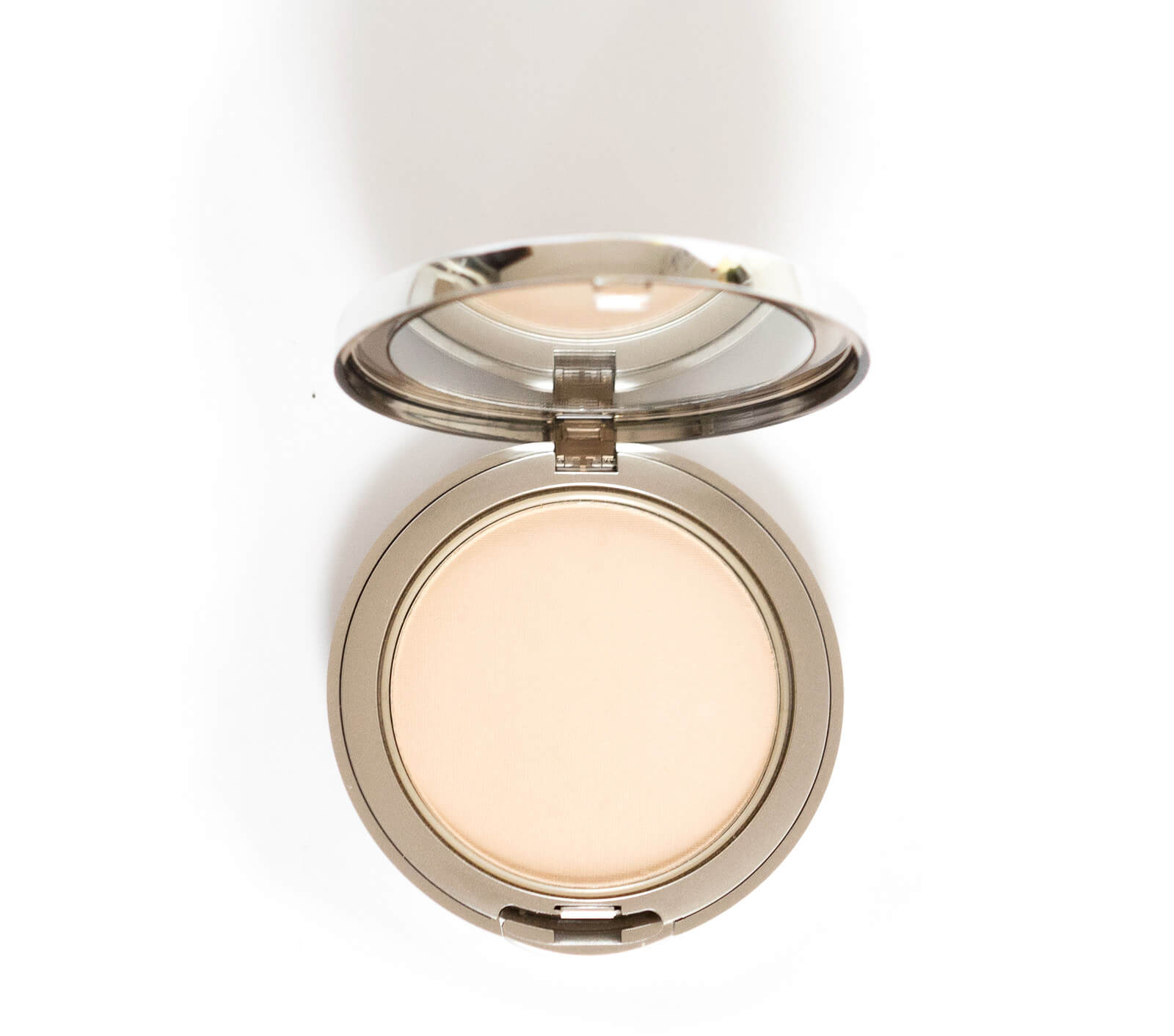 Review - Mineral Compact Powder von Artdeco 3