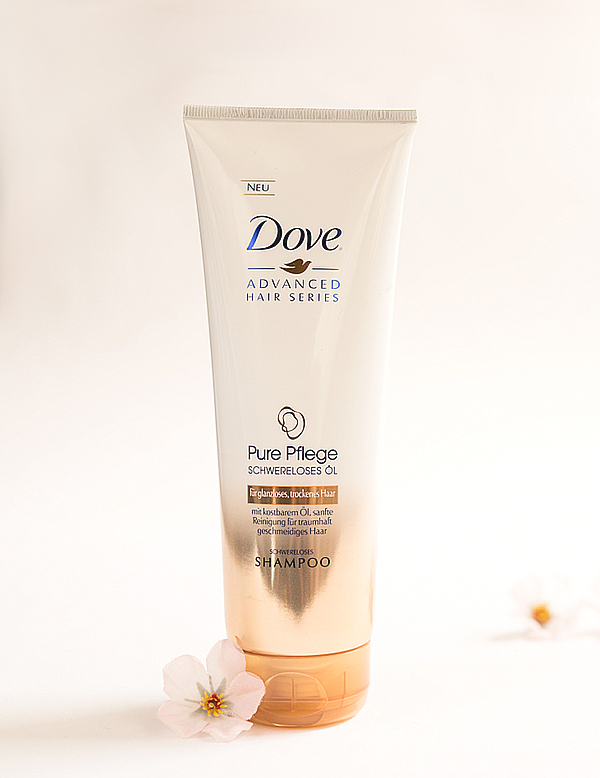 Pure Pflege Schwereloses Öl Shampoo von Dove