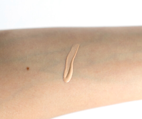 LONG-WEAR CONCEALER