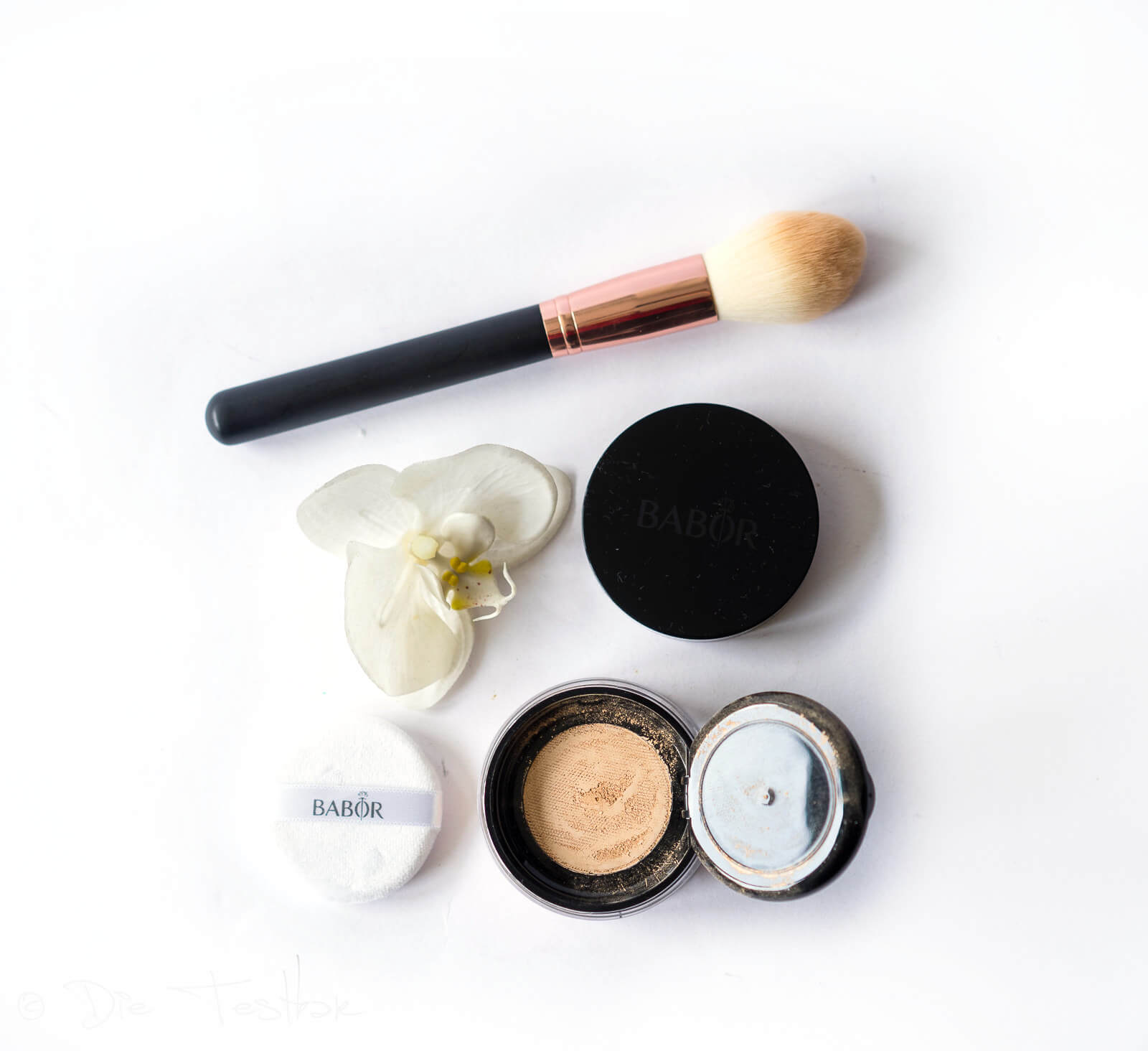 MAKE UP - FACE MAKE UP - Mineral Powder Foundation 01 light