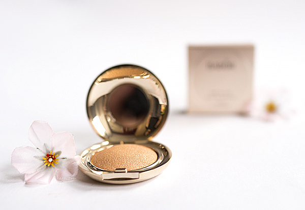 Metallic Eye Shadow golden throne