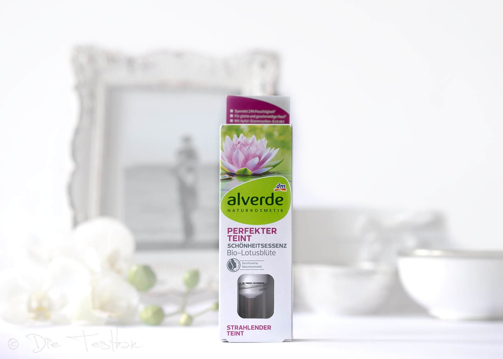 alverde NATURKOSMETIK - Fluid Perfekter Teint Schönheitsessenz