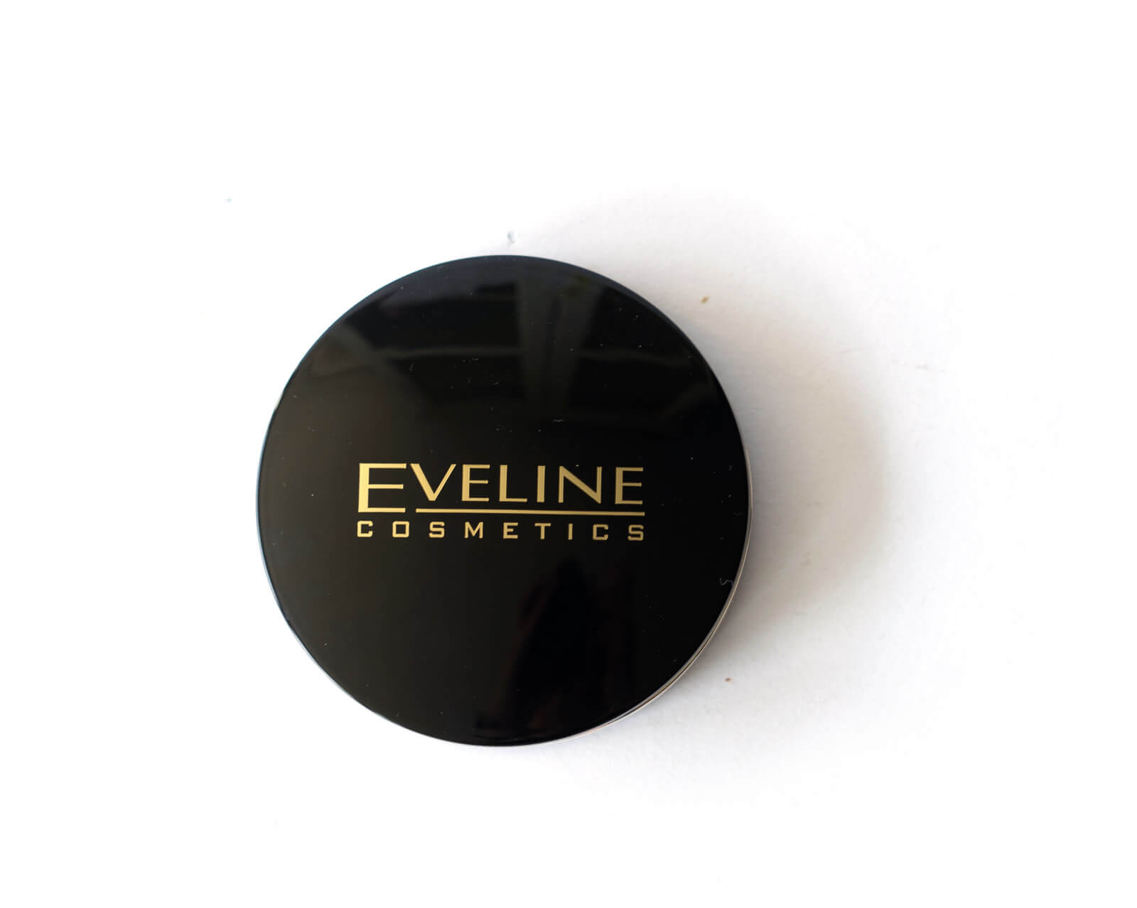 Eveline Cosmetics - Puder-Foundations - Variété Mineral Powder und Celebrities Powder 3