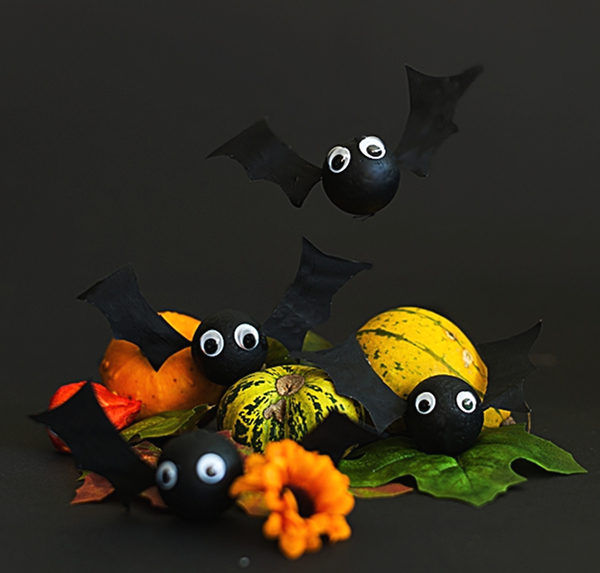 Halloween-Deko basteln - Kulleraugen-Fledermäuse